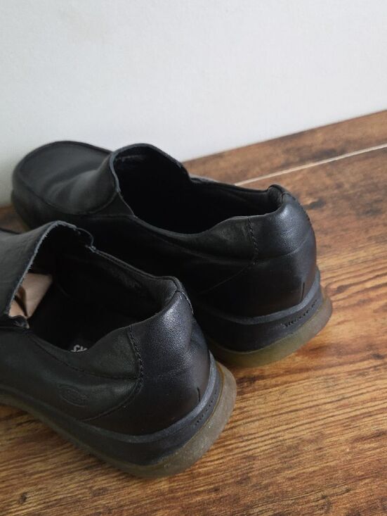 Skeckers Y2K Black Leather Slip-On Men’s Loafers Sz 8.5 Dark Academia Euro Boho main image 4